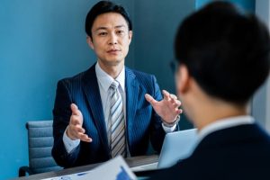 提案するサラリーマン
